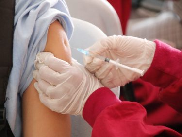 HPVワクチンのキャッチアップ接種の期間は2022年4月から3年。対象は1997〜2005年生まれで了承